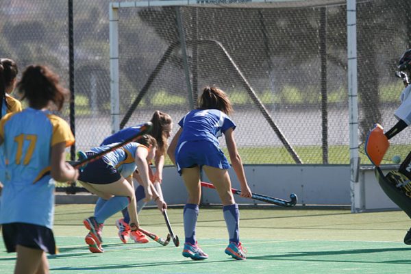 017 - Hockey Girls v St Kents - 03