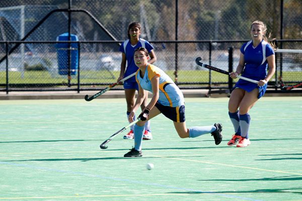 017 - Hockey Girls v St Kents - 04