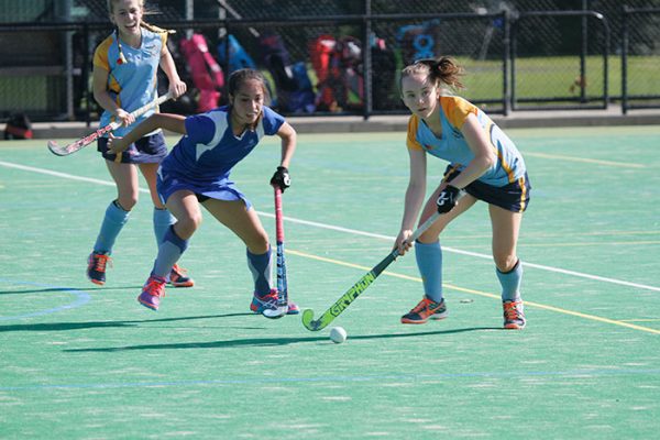 017 - Hockey Girls v St Kents - 09