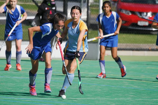 017 - Hockey Girls v St Kents - 15