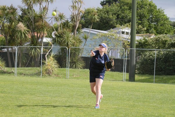 017-Softball-Jnr-Girls-v-Massey-High-School---20