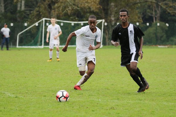018-Fball-Boys-1X1-v-Avondale-College---034