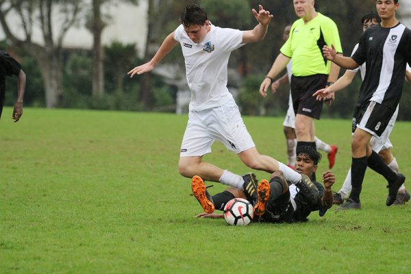 018-Fball-Boys-1X1-v-Avondale-College---044