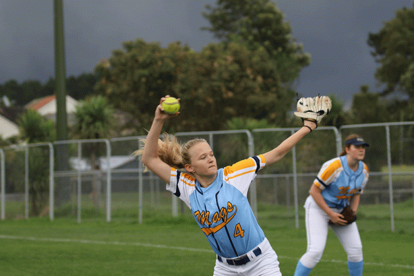 019-Softball--Snr-Girls-v-Rutherford--011