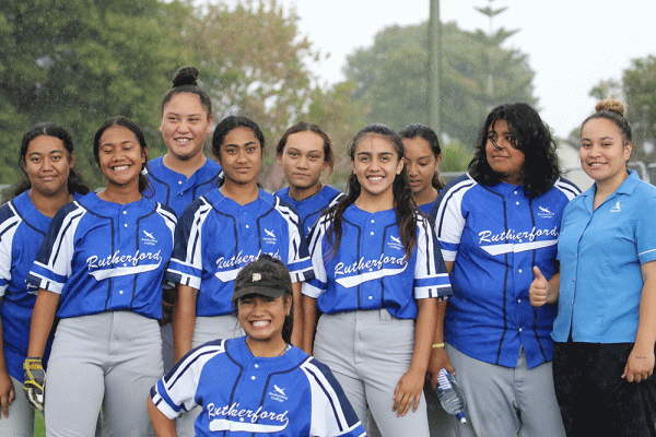 019-Softball--Snr-Girls-v-Rutherford--039