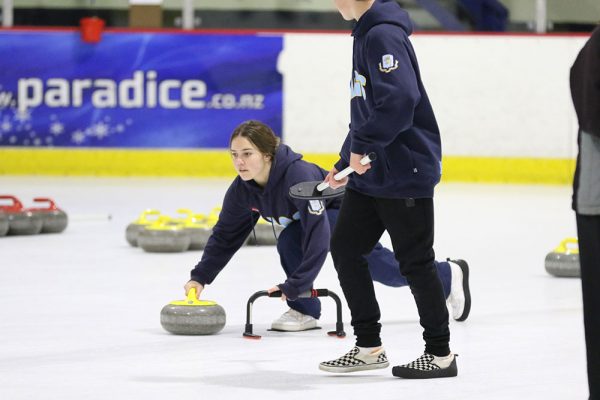 -019--Curling---008