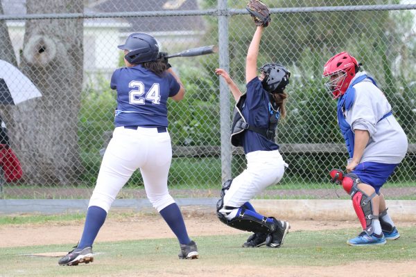 020 -Softball Jnr Girls v One Tree Hill - 004