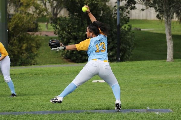 -022--Softball-Girls-v-Avondale---000