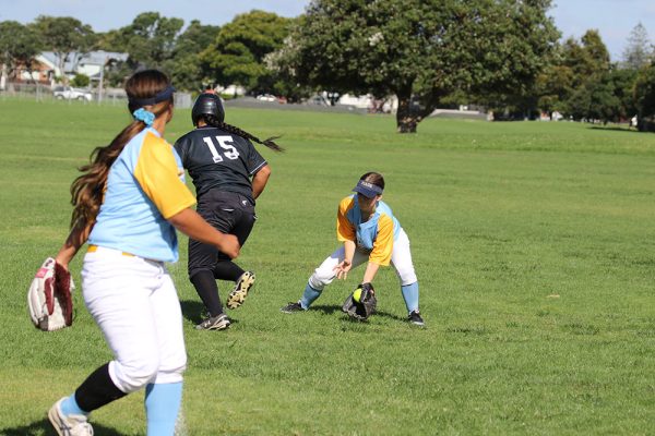 -022--Softball-Girls-v-Avondale---026