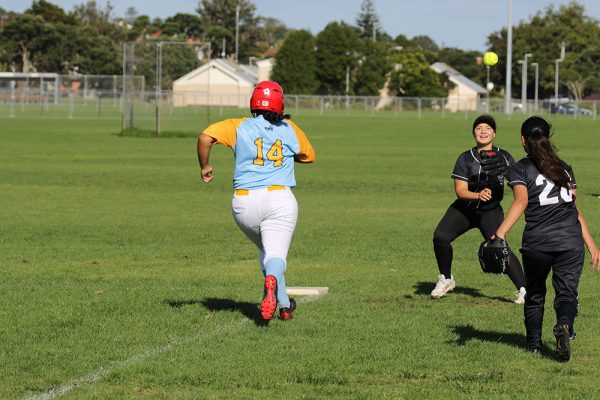 -022--Softball-Girls-v-Avondale---039