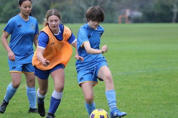 2022-Fball-Jnr-Girls--A-v-St-Kents002