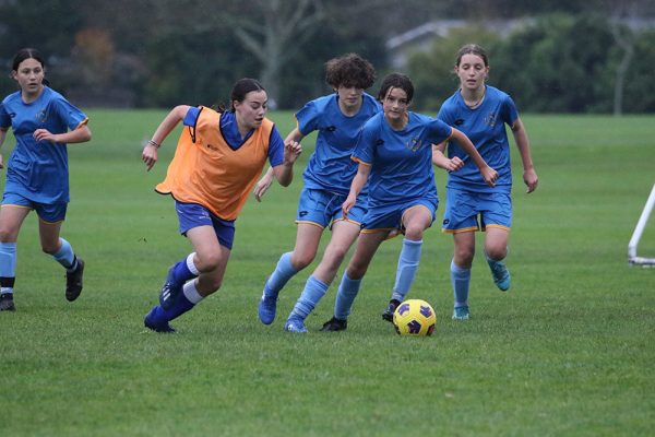 2022-Fball-Jnr-Girls--A-v-St-Kents003