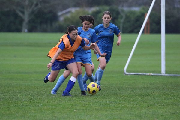 2022-Fball-Jnr-Girls--A-v-St-Kents004