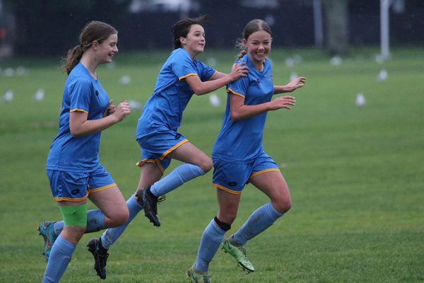 2022-Fball-Jnr-Girls--A-v-St-Kents007