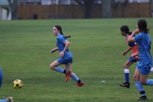 2022-Fball-Jnr-Girls--A-v-St-Kents008