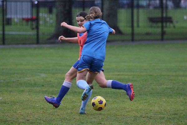 2022-Fball-Jnr-Girls--A-v-St-Kents011