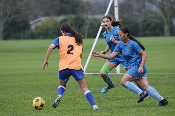 2022-Fball-Jnr-Girls--A-v-St-Kents018