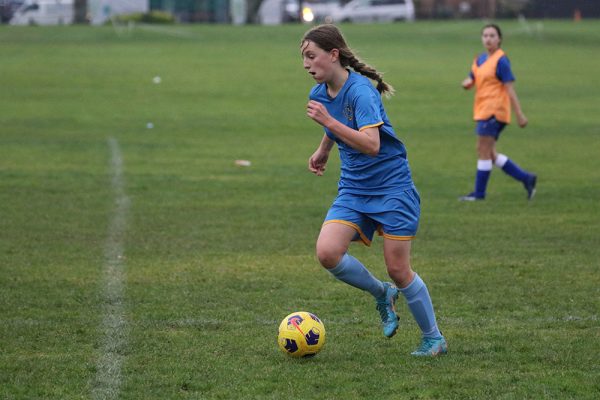 2022-Fball-Jnr-Girls--A-v-St-Kents021