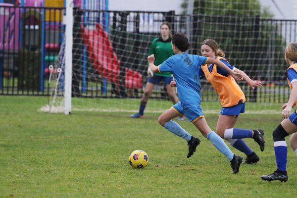 2022-Fball-Jnr-Girls--A-v-St-Kents029