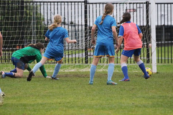 2022-Fball-Jnr-Girls--A-v-St-Kents030